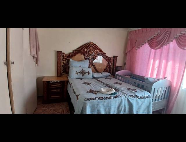 2 BEDROOM FLAT FOR SALE IN VEREENIGING CENTRAL